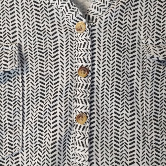 Croft and Barrow Womens Henley Top 1X Black White Print Roll Tab Sleeve Classic‎ - Picture 5 of 9